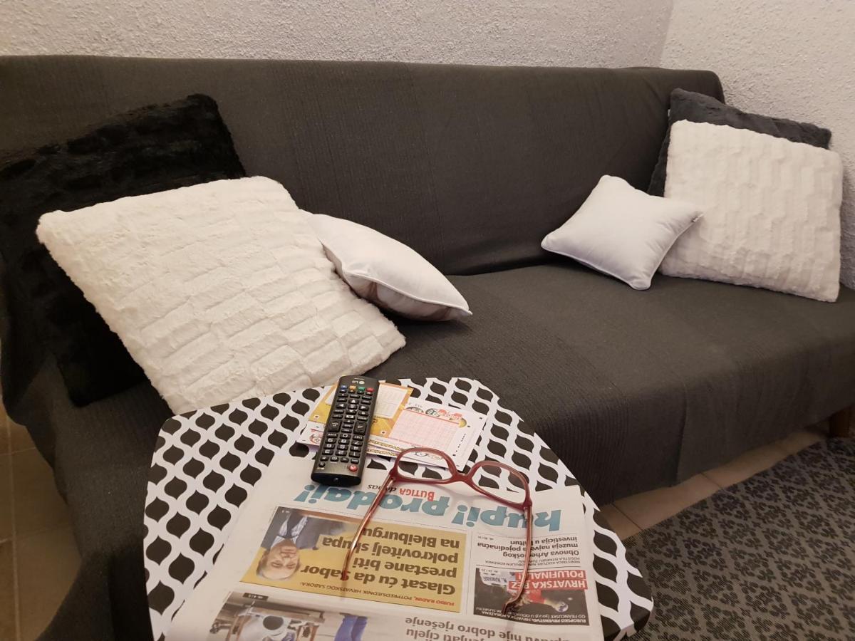 Casa Nostra II Apartment Funtana Luaran gambar